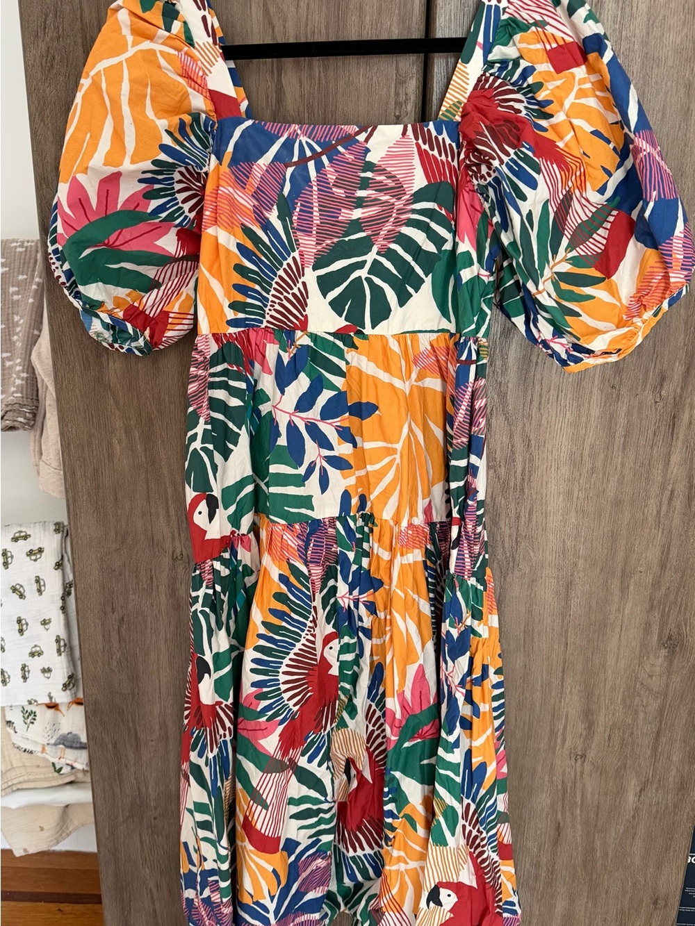 FARM RIO Tropical Puff-Sleeve Maxi Dress in Multicolor Leaf & Parrot Print